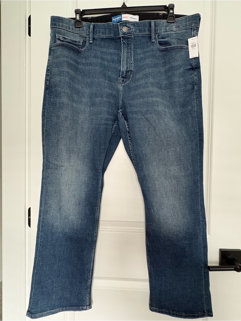 Old Navy Mens ‘360’ Stretch Jeans. Size 42x30. Straight Leg. Dark Faded Wash